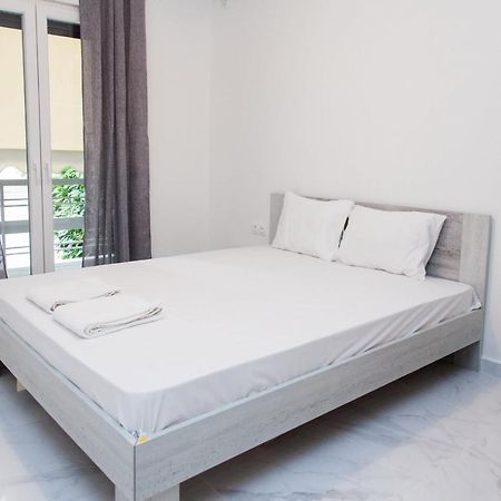 Modern 3-Bedroom Apartment Next To Koridallos Square Pireu Exterior foto